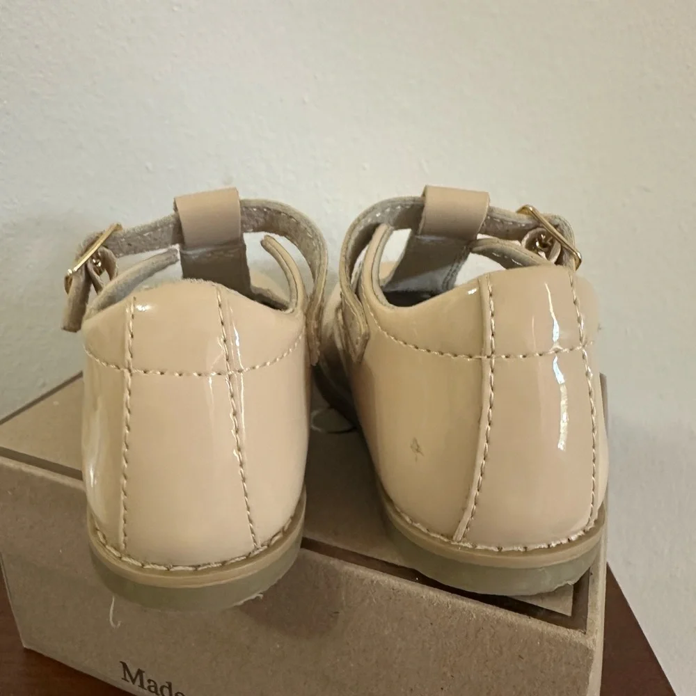 FootMates Girls' Patent T-Strap Dress Shoes in Cream